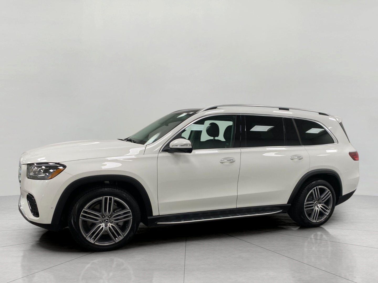 Certified 2026 Mercedes-Benz GLS 450 4MATIC image 9