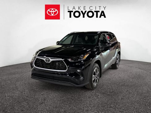 New 2026 Toyota Highlander XLE AWD/4WD image 1