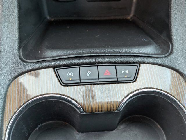 Used 2021 GMC Acadia SLE w/ Driver Convenience Package FWD image 14