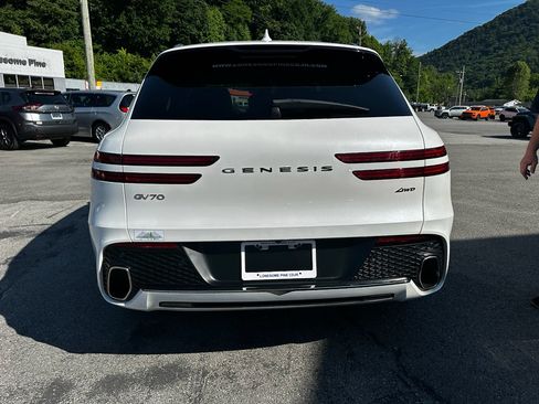 Used 2025 Genesis GV70 2.5T AWD/4WD image 5