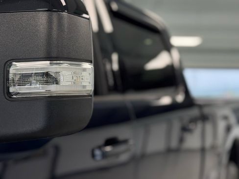 Used 2024 Ford F350 Lariat w/ Lariat Ultimate Package AWD/4WD image 13