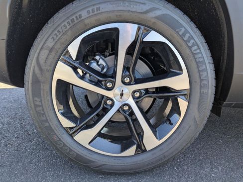 New 2026 Chevrolet Trax RS w/ Sunroof Package image 17