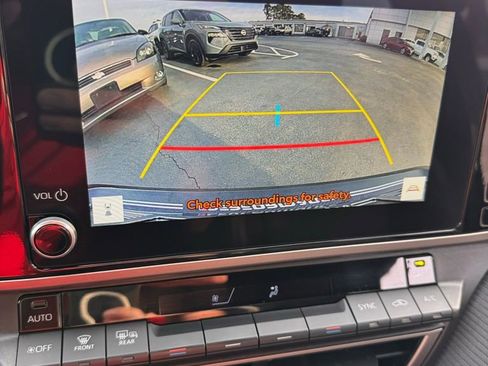 Used 2025 Toyota Camry SE image 19