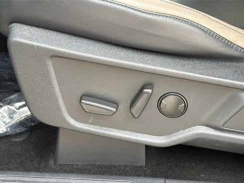 Used 2023 Ford Bronco Wildtrak image 16