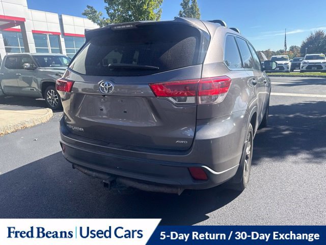 Used 2017 Toyota Highlander LE AWD/4WD image 11