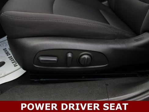 Used 2022 Chevrolet Malibu LT image 3