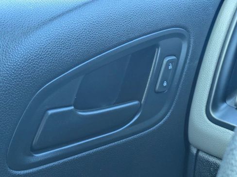 Used 2019 Chevrolet Colorado W/T RWD image 23