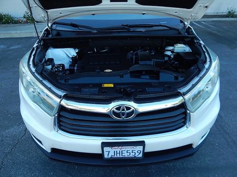 Used 2015 Toyota Highlander Plus FWD image 37