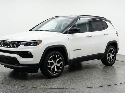 Used 2025 Jeep Compass Limited AWD/4WD image 3