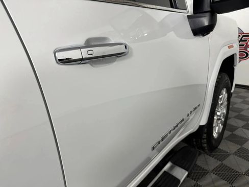 Used 2022 GMC Sierra 2500 Denali w/ Denali Ultimate Package AWD/4WD image 35