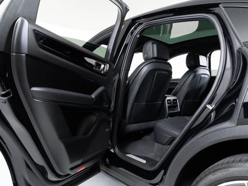 Used 2021 Porsche Cayenne Coupe image 31