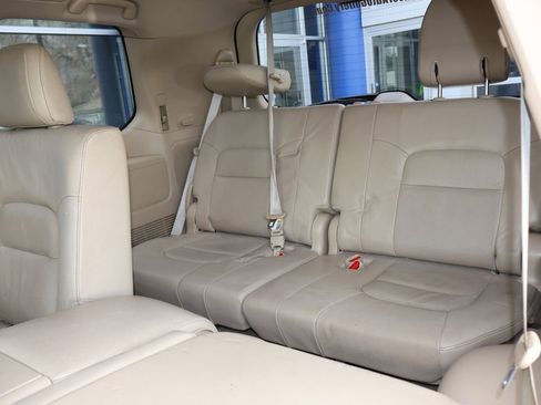 Used 2013 Toyota Land Cruiser image 10
