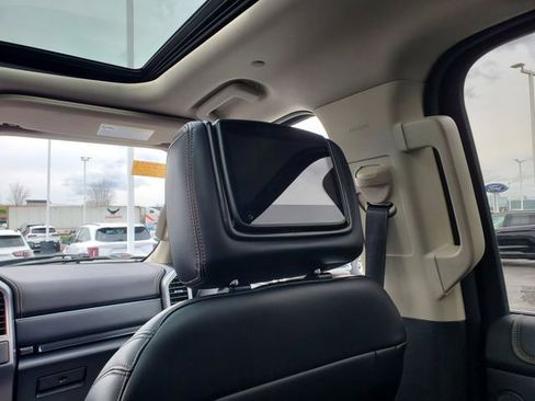 Used 2018 Ford Expedition Max Platinum image 27