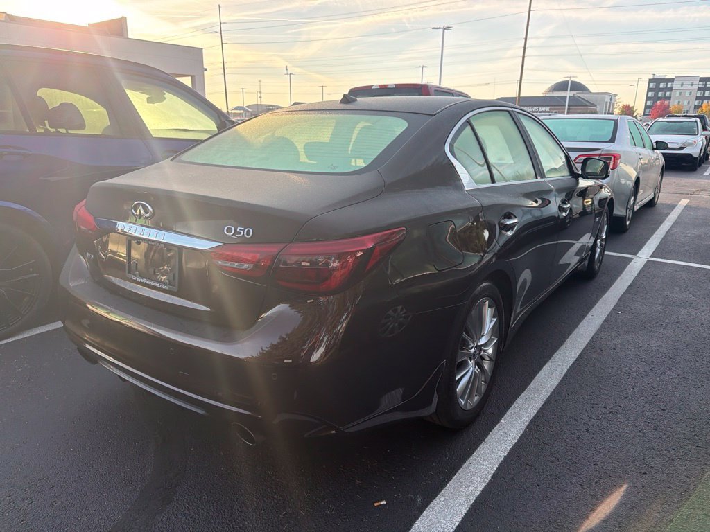 Used 2020 INFINITI Q50 Luxe w/ Essential Package (3.0T Luxe) AWD/4WD image 3