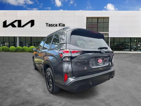 Used 2025 Subaru Forester Premium AWD/4WD image 4