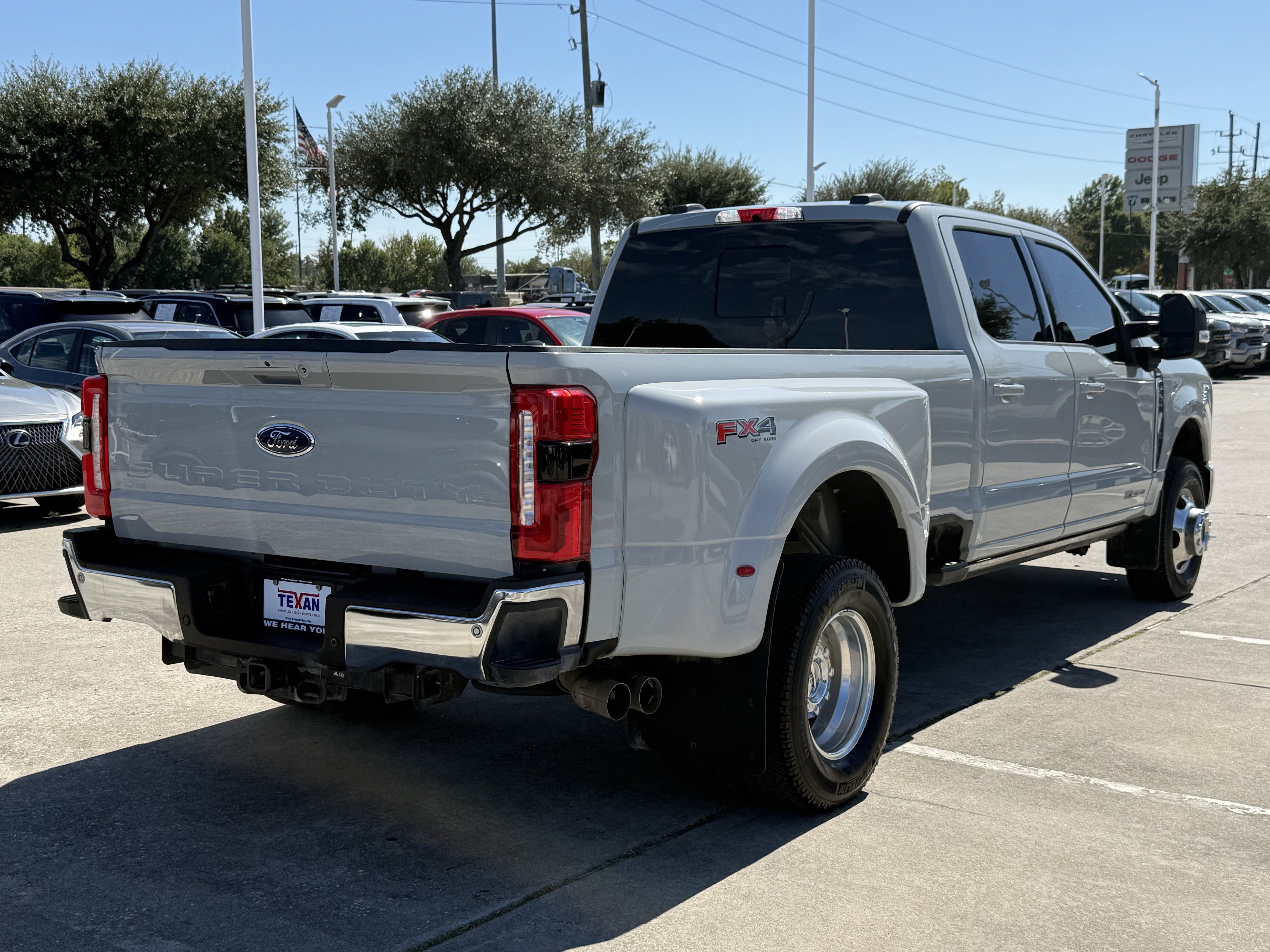 Used 2025 Ford F350 Lariat w/ Lariat Ultimate Package AWD/4WD image 5