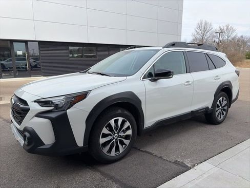 Used 2023 Subaru Outback Limited image 6