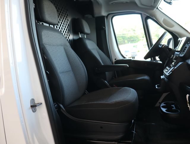 Used 2025 RAM ProMaster 2500 w/ U-Haul Equipment Group FWD image 37