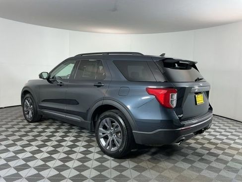 Used 2022 Ford Explorer XLT w/ Equipment Group 202A AWD/4WD image 7