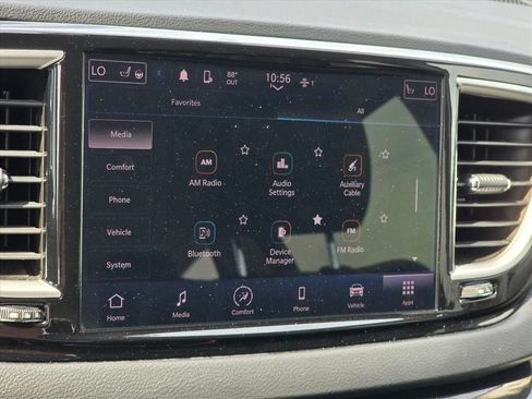 Used 2023 Chrysler Pacifica Touring-L FWD image 20