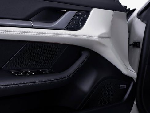 New 2025 Porsche Taycan 4S image 18