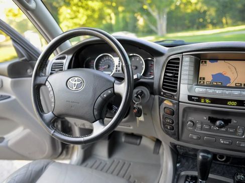 Used 2007 Toyota Land Cruiser AWD/4WD image 79