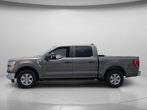 Used 2021 Ford F150 XLT w/ Trailer Tow Package RWD image 3