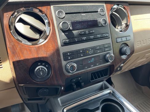 Used 2011 Ford F250 Lariat w/ FX4 Off Road Pkg AWD/4WD image 14