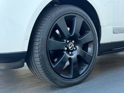 Used 2015 Land Rover Range Rover Autobiography image 34