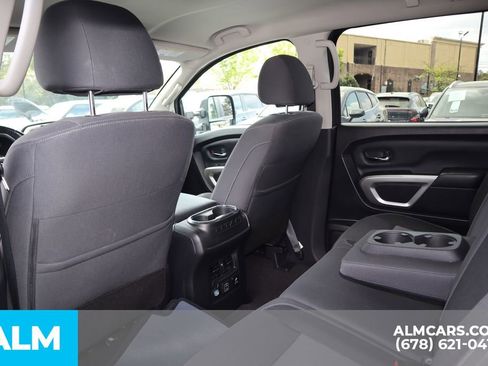 Used 2021 Nissan Titan SV w/ SV Convenience Package image 18