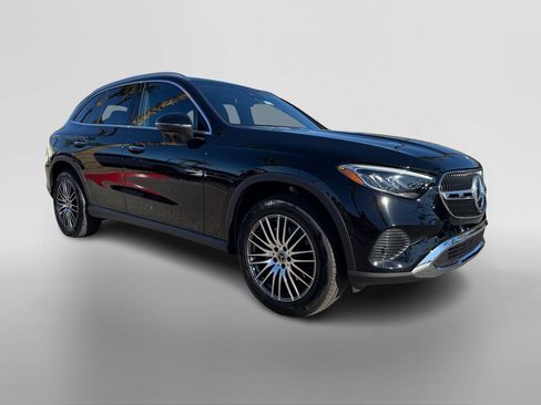 Certified 2025 Mercedes-Benz GLC 300 image 7