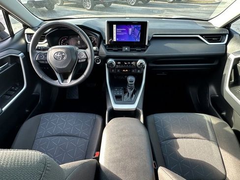 Used 2025 Toyota RAV4 XLE image 32