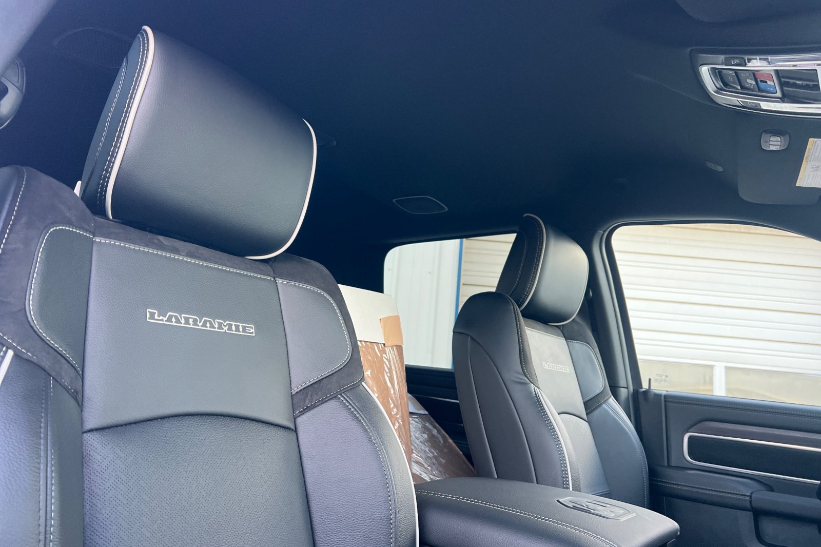 New 2027 RAM 3500 Laramie AWD/4WD image 15
