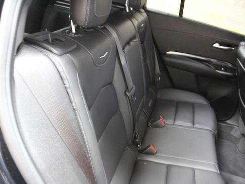 Used 2022 Cadillac XT4 Luxury w/ Driver Awareness Package AWD/4WD image 9