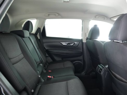 Used 2020 Nissan Rogue SV FWD image 35