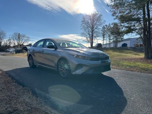 Certified 2024 Kia Forte GT-Line image 3