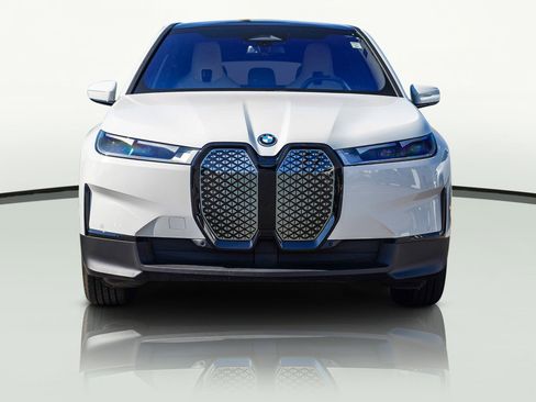 Used 2025 BMW iX xDrive50 image 40