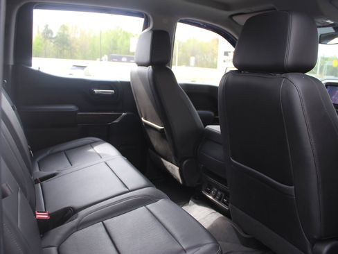 Used 2020 GMC Sierra 1500 SLT image 32