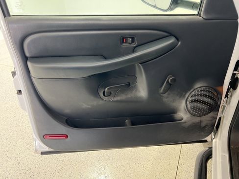 Used 2000 Chevrolet Silverado 2500 W/T w/ Firm Ride Suspension Pkg image 18