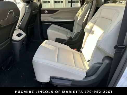 New 2026 Lincoln Navigator L Reserve AWD/4WD image 24