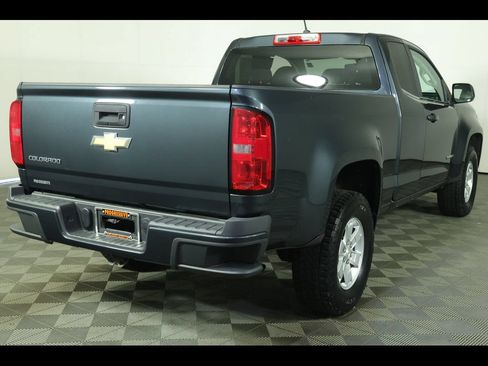Used 2018 Chevrolet Colorado W/T w/ WT Convenience Package RWD image 7