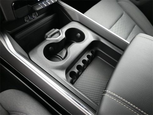 New 2026 RAM 1500 4x4 Crew Cab image 23