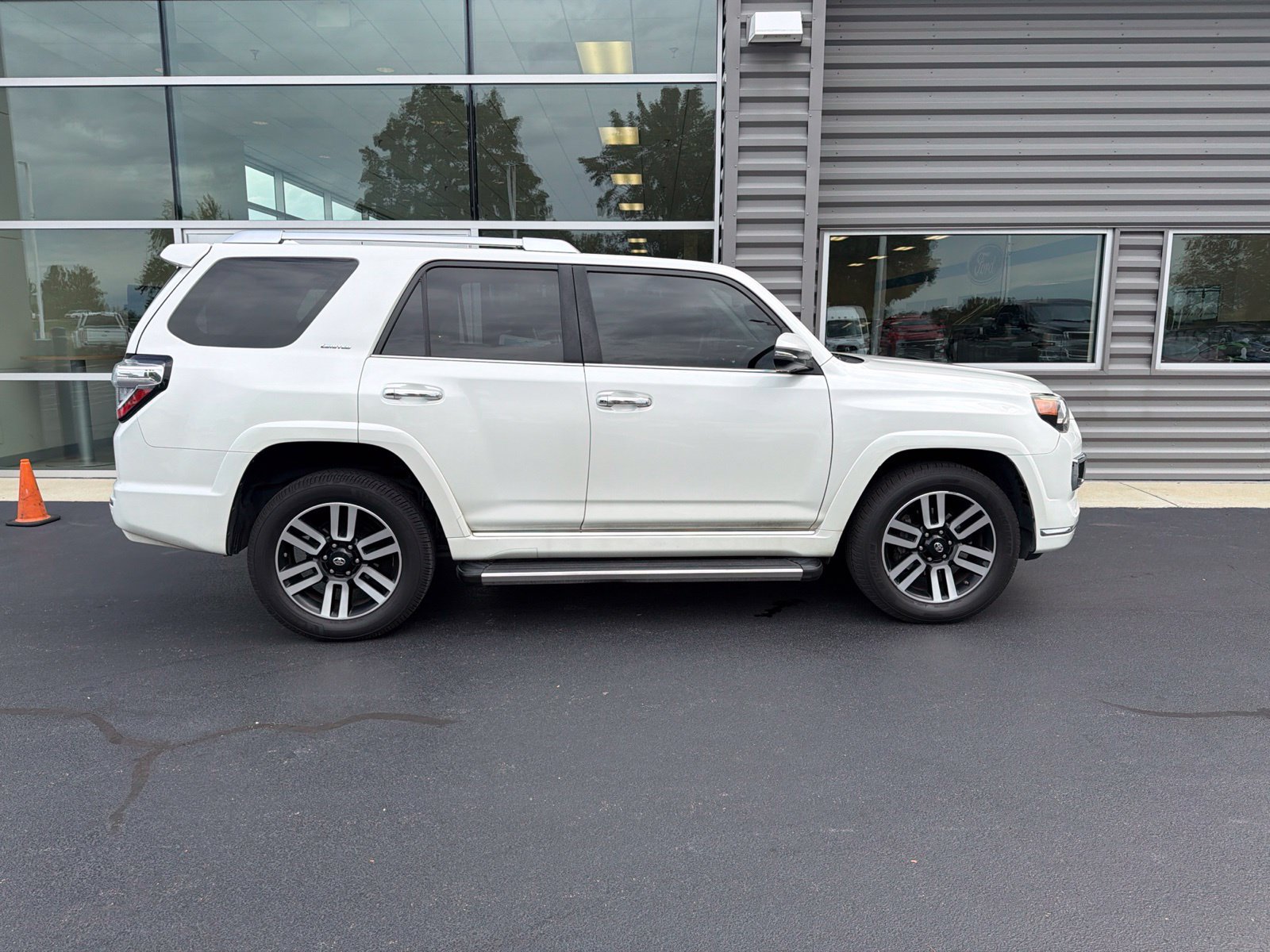 Used 2018 Toyota 4Runner Limited AWD/4WD image 1