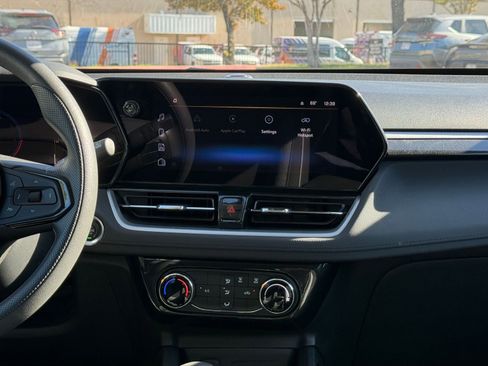 Used 2025 Chevrolet TrailBlazer LT image 18