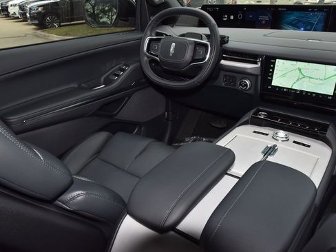 New 2026 Lincoln Navigator L Reserve w/ Jet Appearance Package AWD/4WD image 16