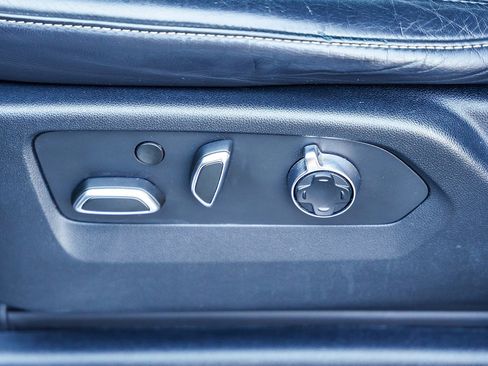 Used 2021 Cadillac Escalade ESV Premium Luxury Platinum image 23