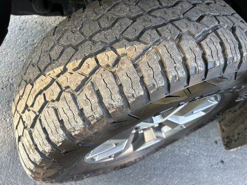 Used 2022 GMC Canyon AT4 image 12