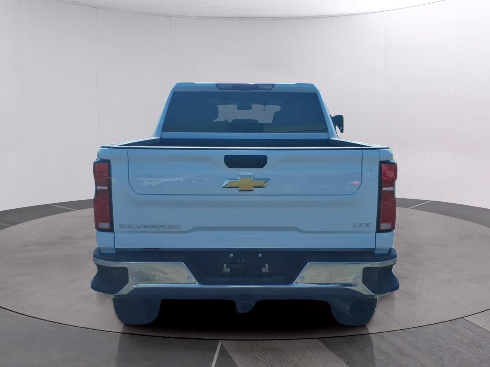Used 2026 Chevrolet Silverado 2500 LTZ w/ LTZ Convenience Package AWD/4WD image 4