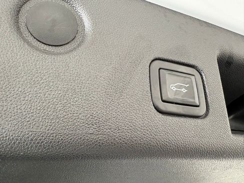 Used 2024 Chevrolet Equinox RS image 38