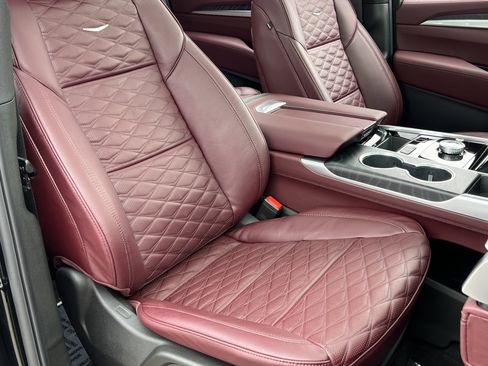 Used 2026 Cadillac Escalade ESV Sport w/ Touring Package image 18